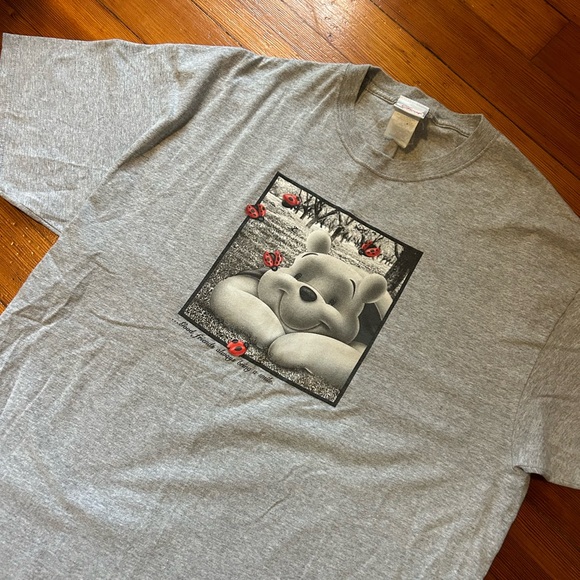 Disney Winnie the Pooh 🐻 🍯 XL Gray tee , great condition and very nice graphic - Picture 3 of 7